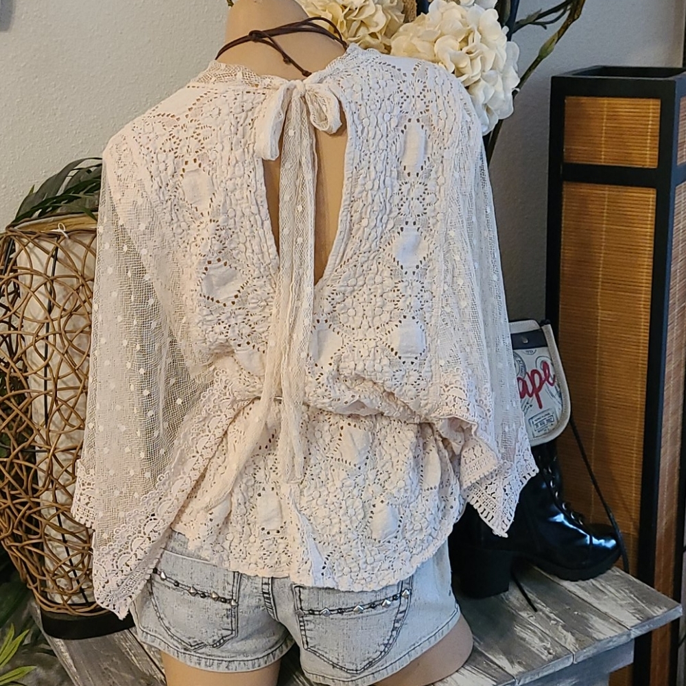 SALE  FREE PEOPLE UNIQUE CREME LACE TOP SMALL - Picture 3 of 16